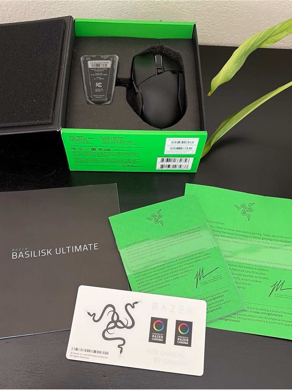 Razer Basilisk Ultimate Wireless Gaming Mouse NIB with Charging Dock Black NEW
